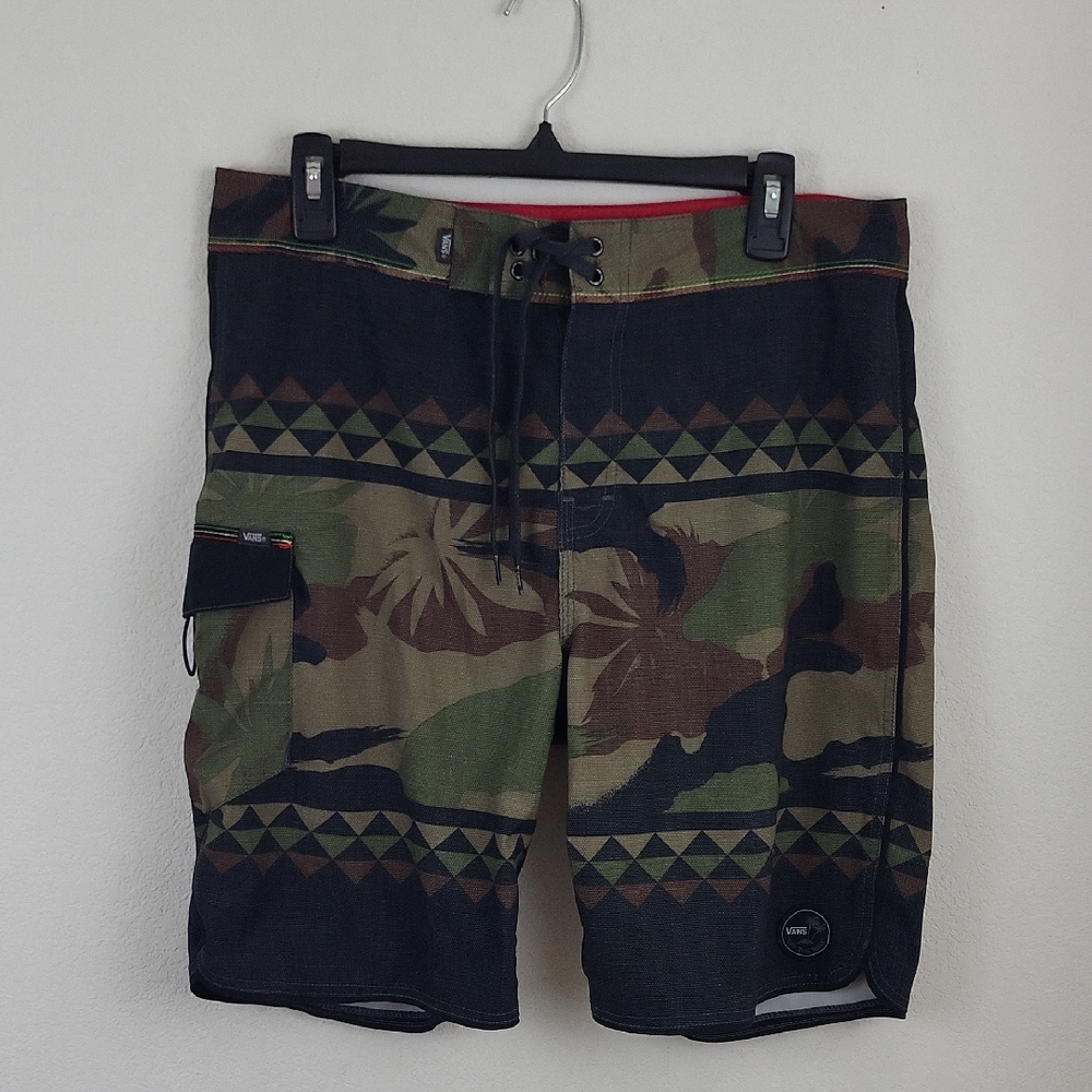 Men's Vans Boardshorts Peace Leaf Camo Size 32